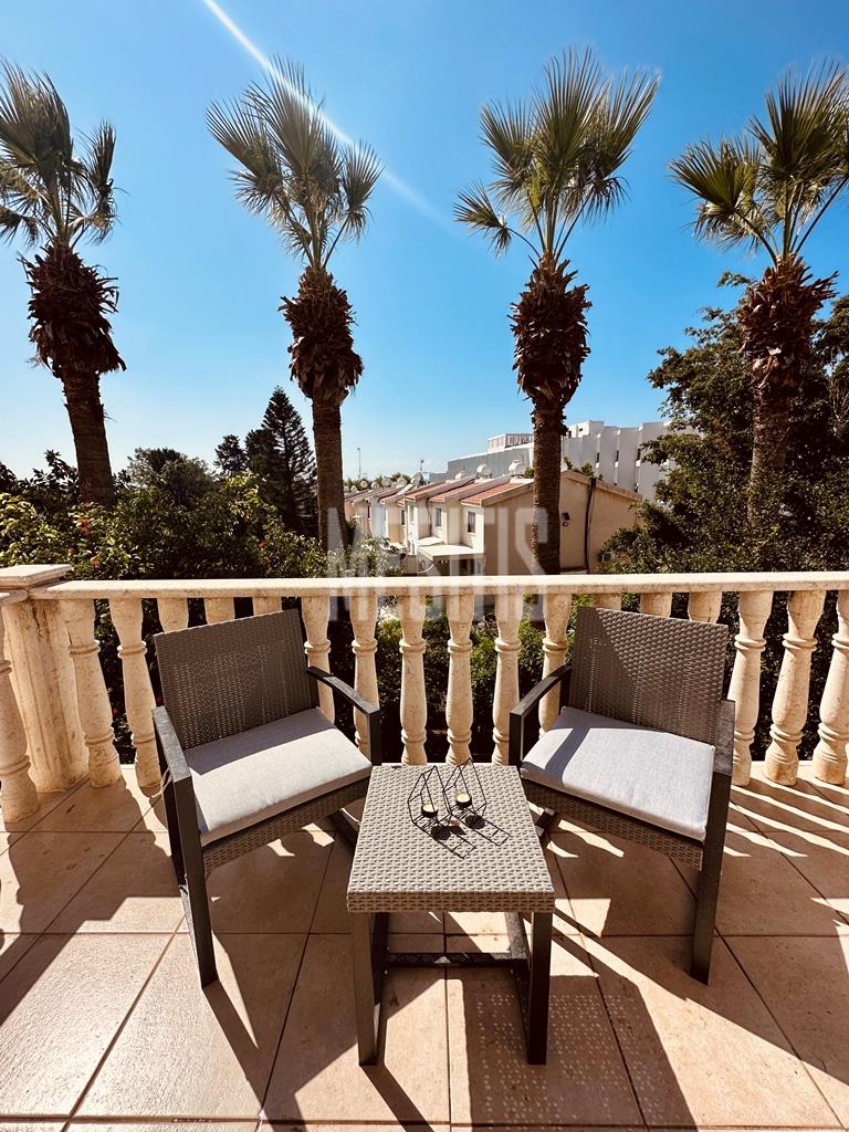 Seaview 2 Bedroom Apartment For Sale In Kato Paphos - With Communal Swimming Pool_21213