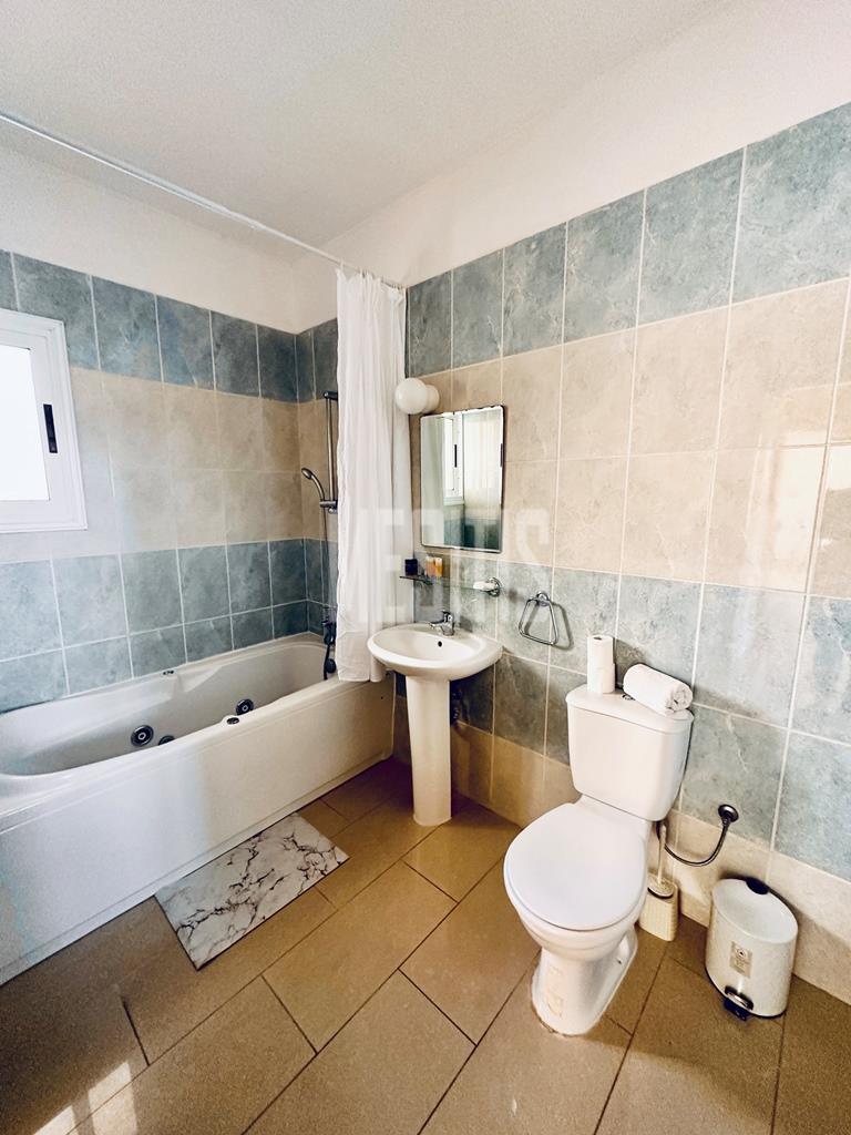 Seaview 2 Bedroom Apartment For Sale In Kato Paphos - With Communal Swimming Pool_21213