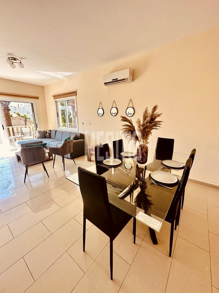 Seaview 2 Bedroom Apartment For Sale In Kato Paphos - With Communal Swimming Pool_21213