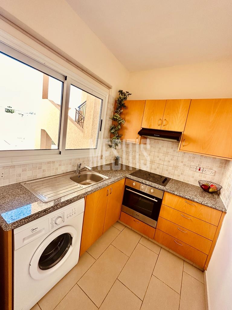 Seaview 2 Bedroom Apartment For Sale In Kato Paphos - With Communal Swimming Pool_21213