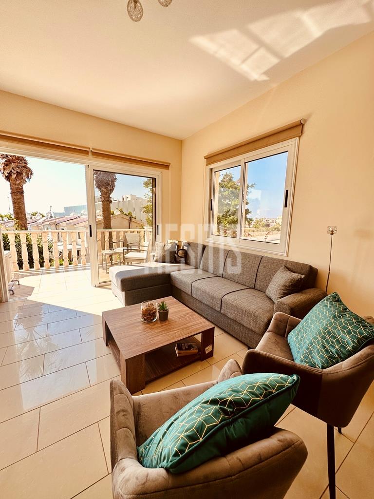 Seaview 2 Bedroom Apartment For Sale In Kato Paphos - With Communal Swimming Pool_21213