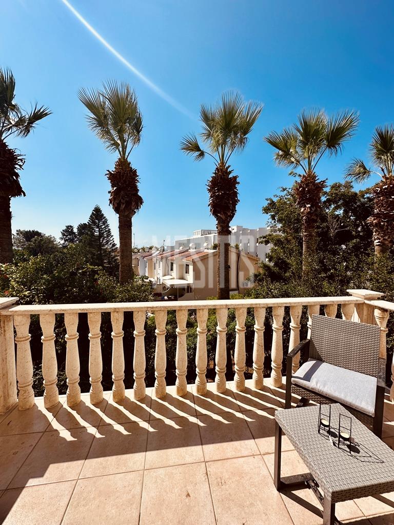 Seaview 2 Bedroom Apartment For Sale In Kato Paphos - With Communal Swimming Pool_21213