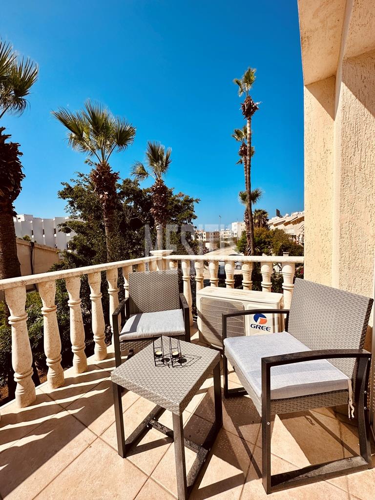 Seaview 2 Bedroom Apartment For Sale In Kato Paphos - With Communal Swimming Pool_21213