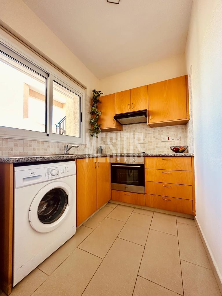 Seaview 2 Bedroom Apartment For Sale In Kato Paphos - With Communal Swimming Pool_21213