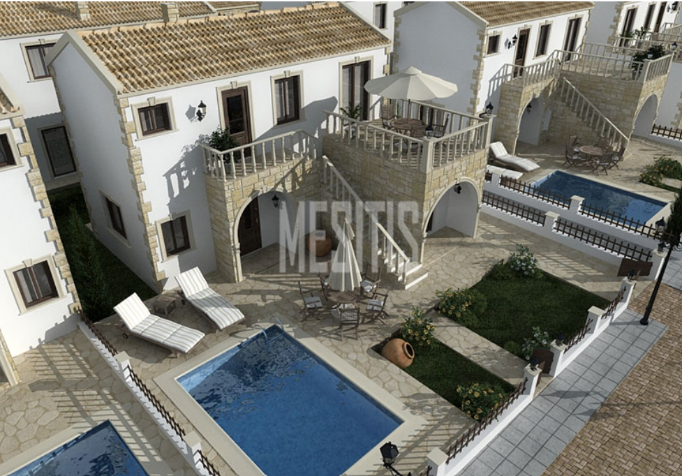 Traditional 2 And 3 Bedroom Houses With Private Or Communal Pool In Vrysoulles_18128