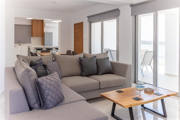 Seaview 3 Bedrooms Villas For Sale in Pegeia, Pafos