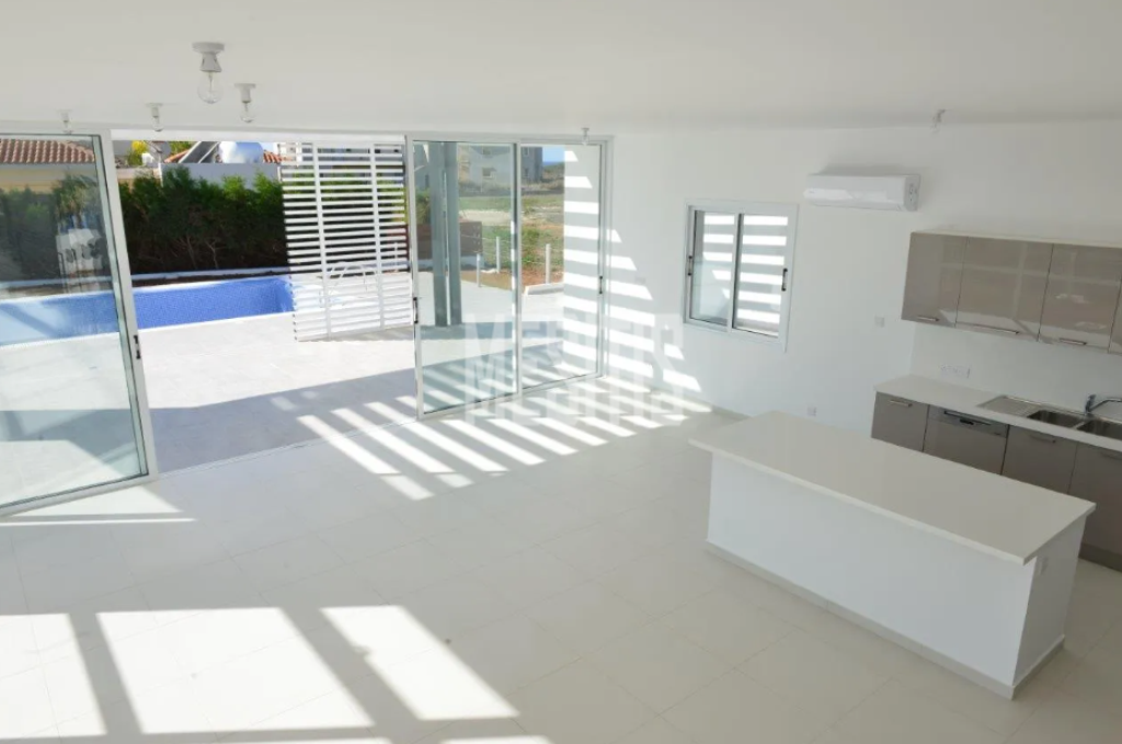 Seaview 3 Bedroom Luxury Villa For Sale In Pegeia - Coral Bay Area, In Pafos - With Swimming Pool_32865