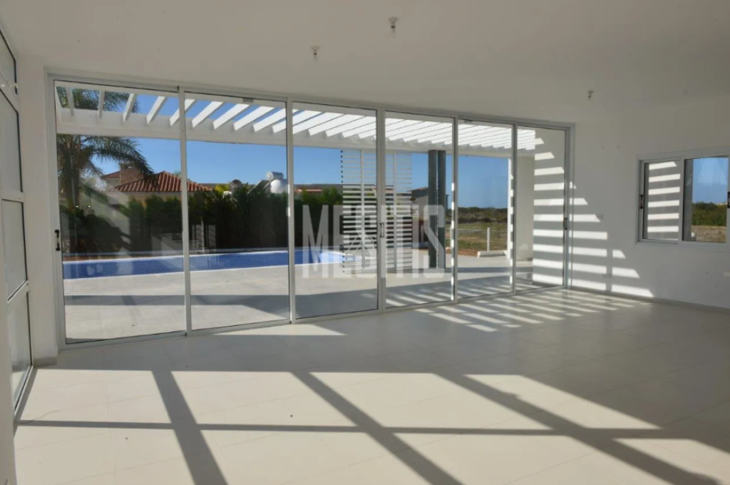 Seaview 3 Bedroom Luxury Villa For Sale In Pegeia - Coral Bay Area, In Pafos - With Swimming Pool_32865