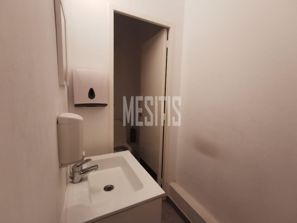 Profitable Business For Sale In A Central Avenue Of Nicosia_24696