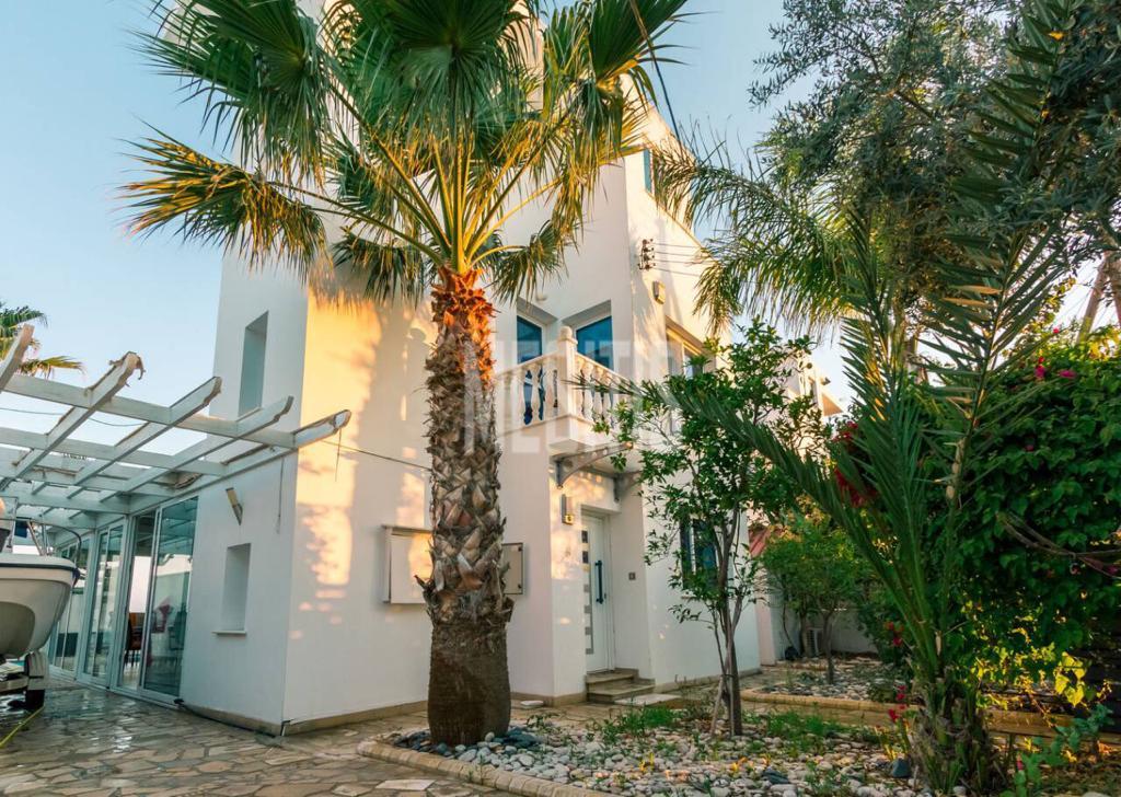 Beachfront 3 Bedroom Amazing House For Sale In Zygi - With Swimming Pool_13304