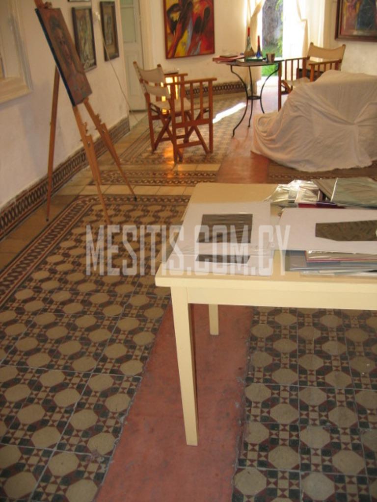 Listed And Traditional House For Sale In Old Town Of Nicosia In A Plot Of 320 Sq.M._2599