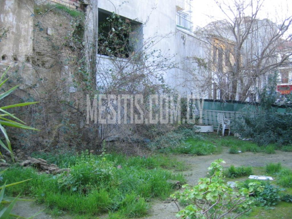 Listed And Traditional House For Sale In Old Town Of Nicosia In A Plot Of 320 Sq.M._2599