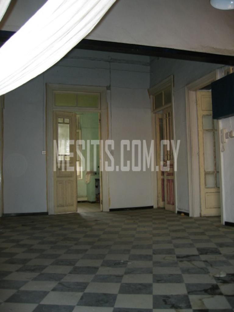 Listed And Traditional House For Sale In Old Town Of Nicosia In A Plot Of 320 Sq.M._2599