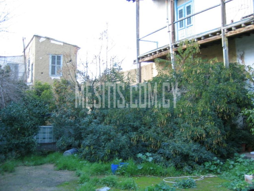 Listed And Traditional House For Sale In Old Town Of Nicosia In A Plot Of 320 Sq.M._2599