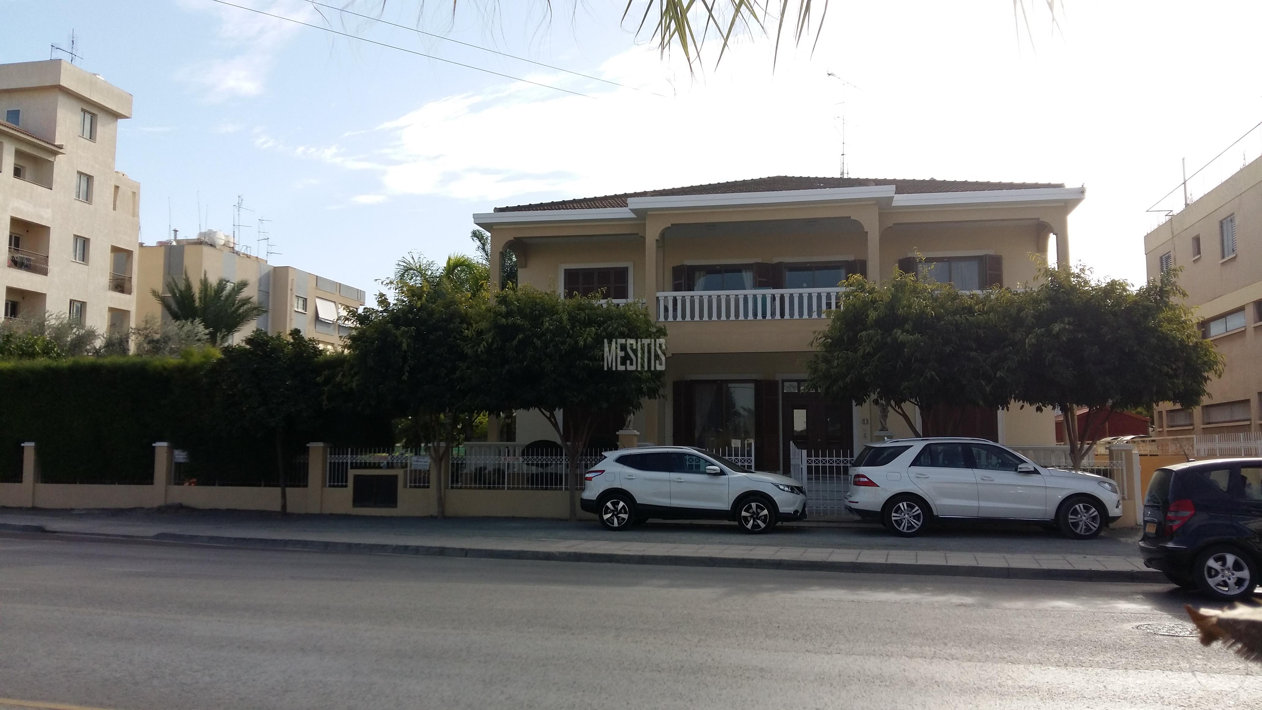 Luxurious 6 Bedroom House for sale in Engomi_9468