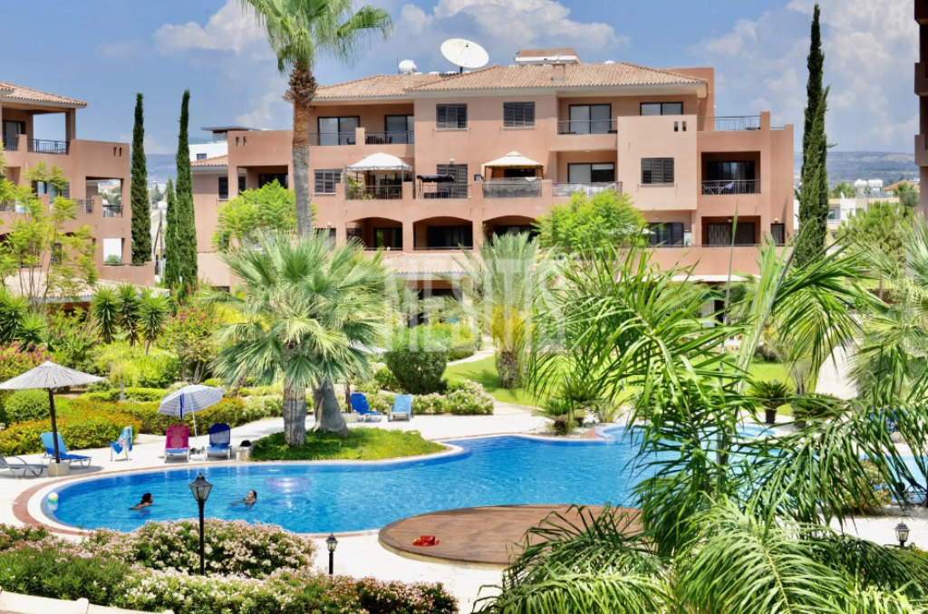 Stunning 3 Bedroom Villa For Sale In Kato Pafos - With Communal Swimming Pool_28657